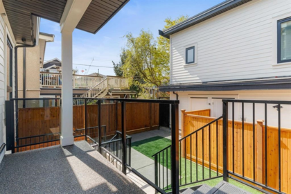 Outdoor Kitchen Photo of 2 1243 Nootka Street, Vancouver, BC