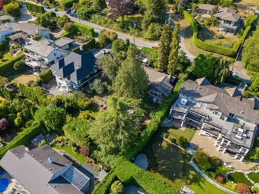 Garden / Landscaping Photo of 2234 Ottawa Avenue, West Vancouver, BC