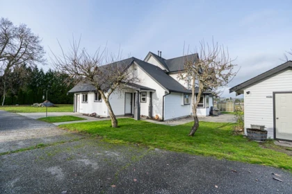 Hot Tub / Spa Photo of 174 176 Street, Surrey, BC