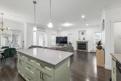 Kitchen Island Photo of 4 27234 30 Avenue, Langley, BC