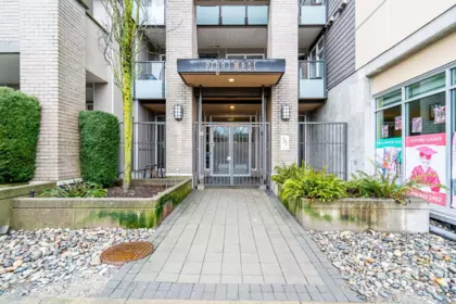 Backyard Photo of 419 55 Eighth Avenue, New Westminster, BC