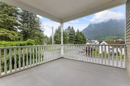 Basement Recreation Room Photo of 690 Fraser Avenue, Hope, BC