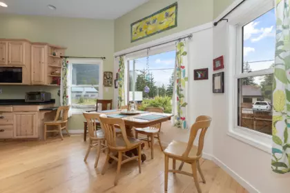 Breakfast Nook Photo of 690 Fraser Avenue, Hope, BC