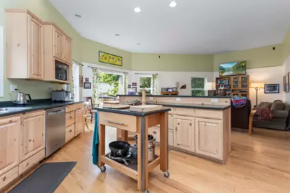 Kitchen Island Photo of 690 Fraser Avenue, Hope, BC