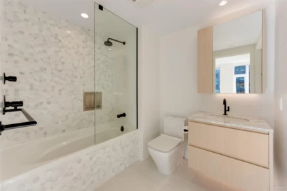 Guest Bathroom Photo of 1604 1180 Broughton Street, Vancouver, BC