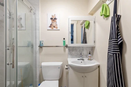 Powder Room Photo of 4318 W 11th Avenue, Vancouver, BC