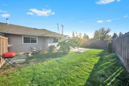 Backyard Photo of 107 15501 89a Avenue, Surrey, BC