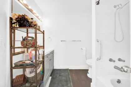 Hallway Photo of 107 15501 89a Avenue, Surrey, BC