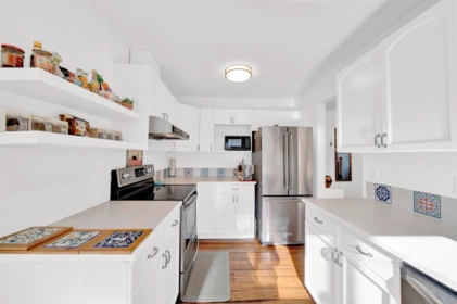 Kitchen Island Photo of 107 15501 89a Avenue, Surrey, BC
