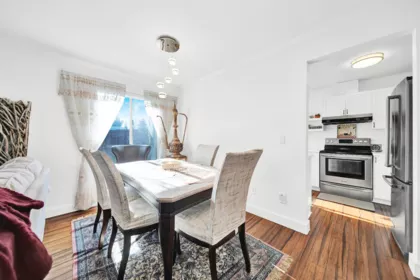 Kitchen Photo of 107 15501 89a Avenue, Surrey, BC