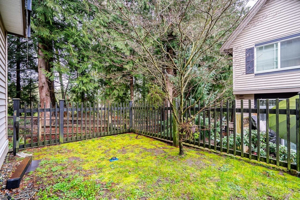 Hallway Photo of 42 14555 68 Avenue, Surrey, BC