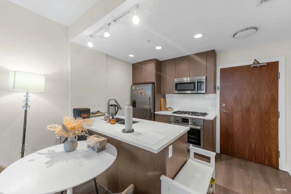 Kitchen Photo of 808 3333 Sexsmith Road, Richmond, BC