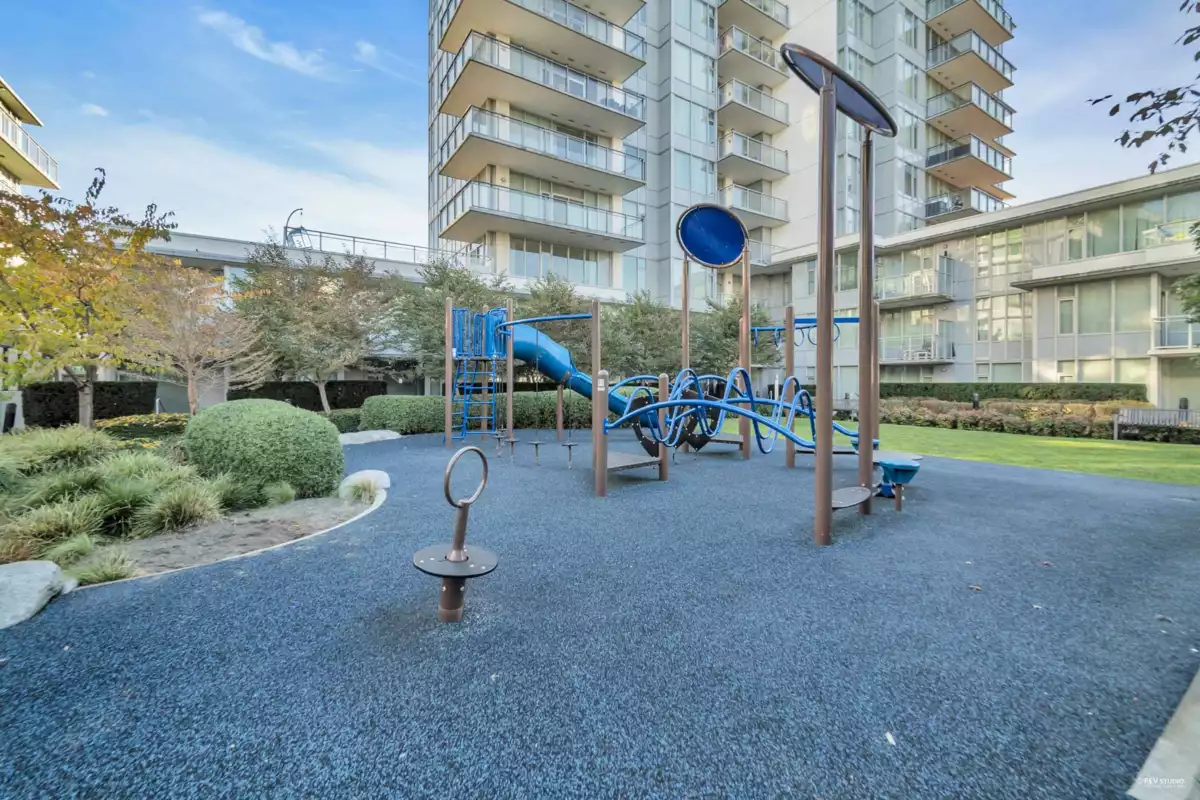 Loft / Bonus Room Photo of 808 3333 Sexsmith Road, Richmond, BC