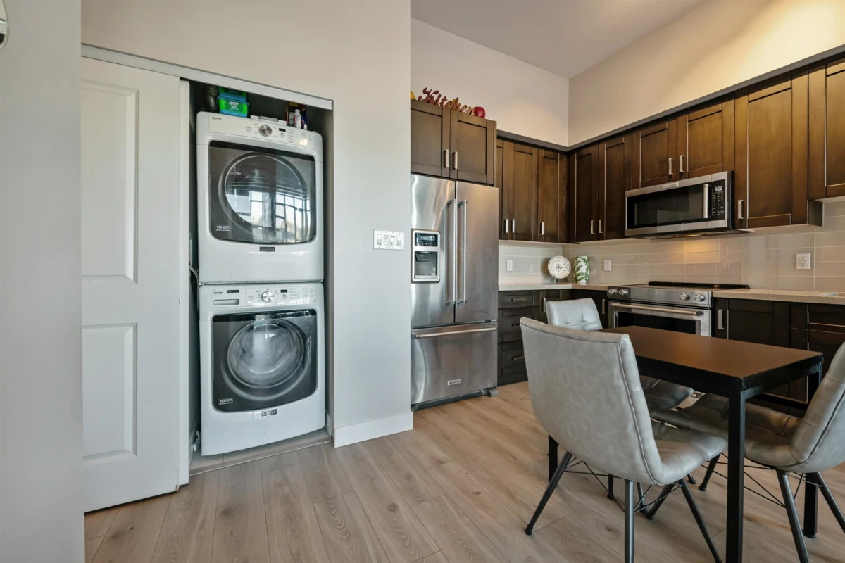 Family Room Photo of 506 11967 80 Avenue, Delta, BC