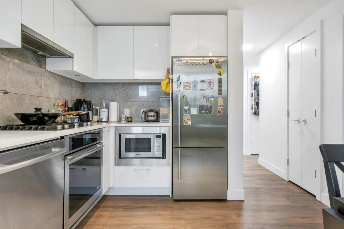 Primary Bathroom Photo of 601 8538 River District Crossing, Vancouver, BC