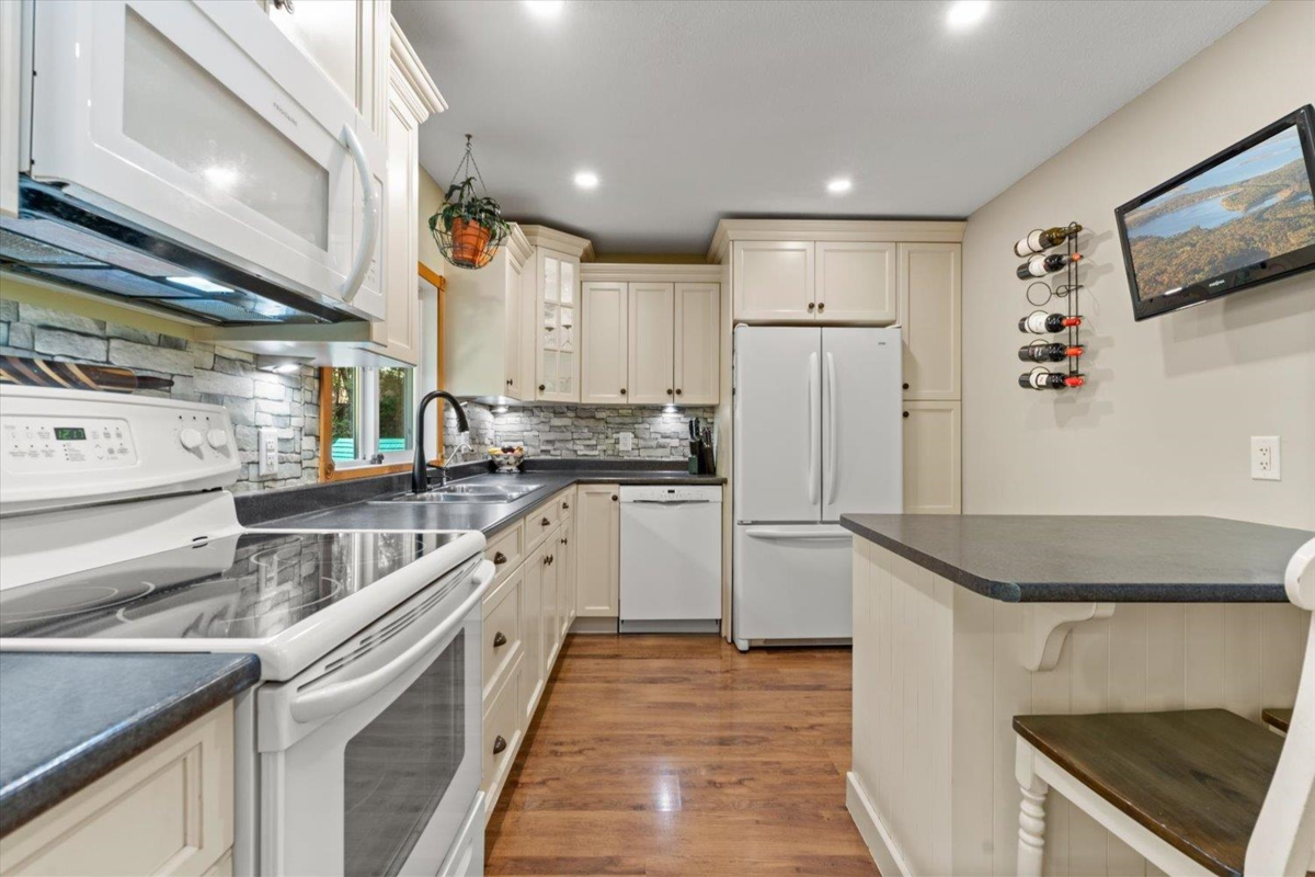 Bedroom 2 Photo of 32485 Mcrae Avenue, Mission, BC