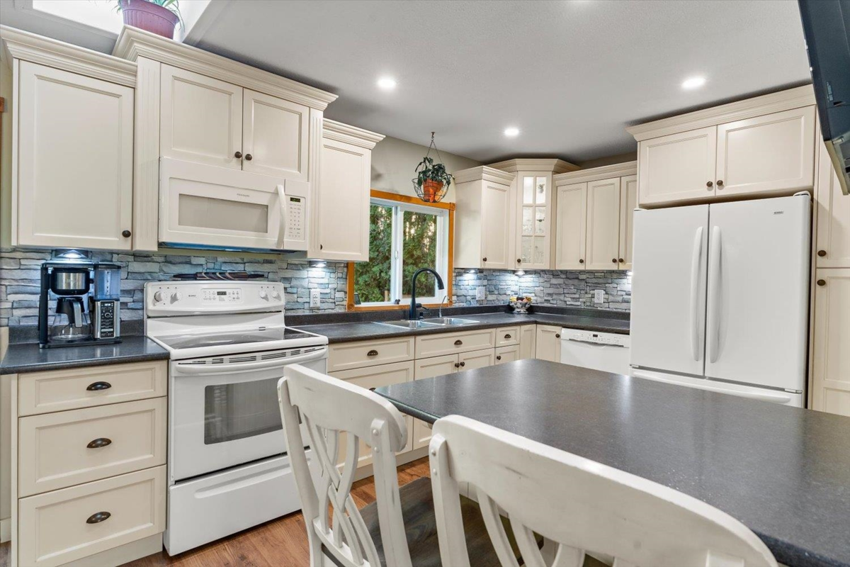 Bedroom 3 Photo of 32485 Mcrae Avenue, Mission, BC