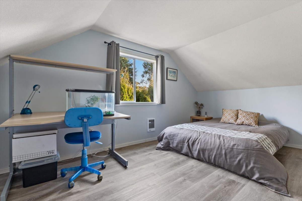 Entry Foyer Photo of 32485 Mcrae Avenue, Mission, BC
