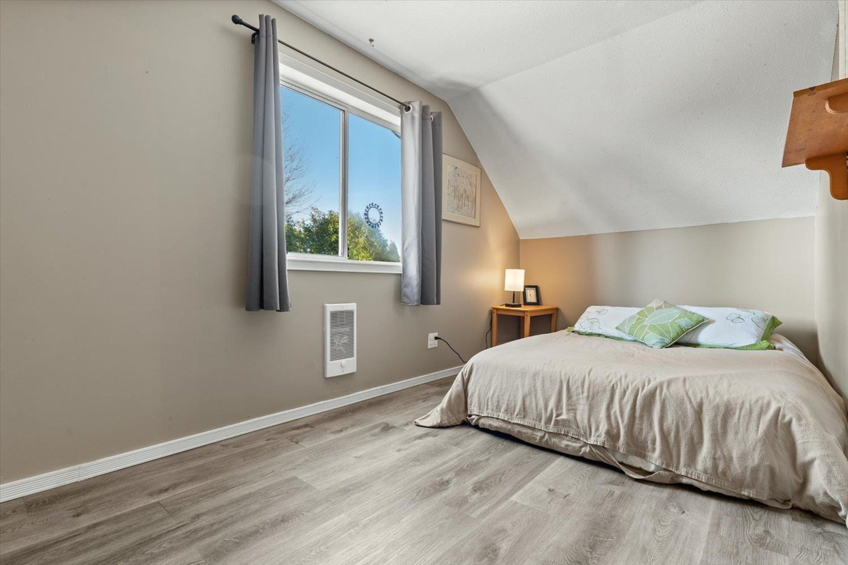 Mudroom Photo of 32485 Mcrae Avenue, Mission, BC