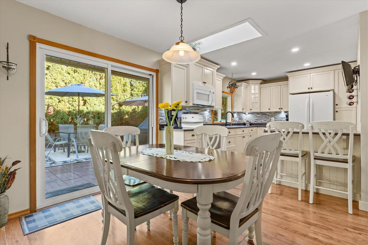 Primary Bathroom Photo of 32485 Mcrae Avenue, Mission, BC