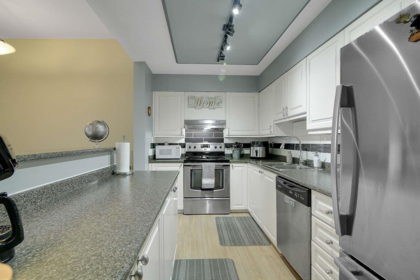 Breakfast Nook Photo of 42 21960 River Road, Maple Ridge, BC