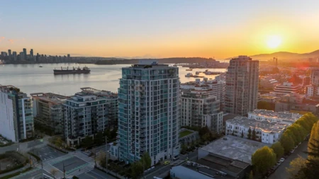 2102 188 E Esplanade Street, North Vancouver, BC, North Vancouver — Apartment/Condo for sale