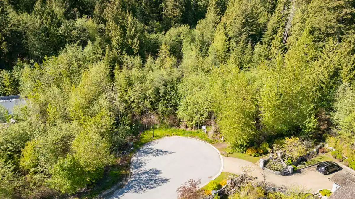 Kitchen Photo of 2307 Kadlec Court, West Vancouver, BC
