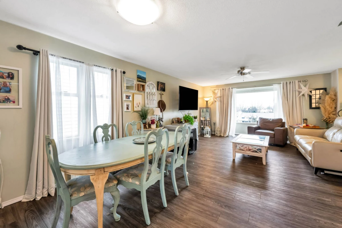 Breakfast Nook Photo of 26626 30a Avenue, Langley, BC
