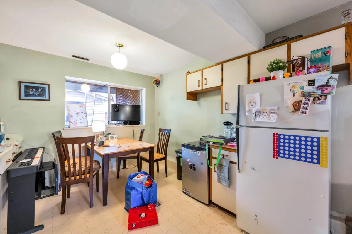 Garage Interior Photo of 26626 30a Avenue, Langley, BC