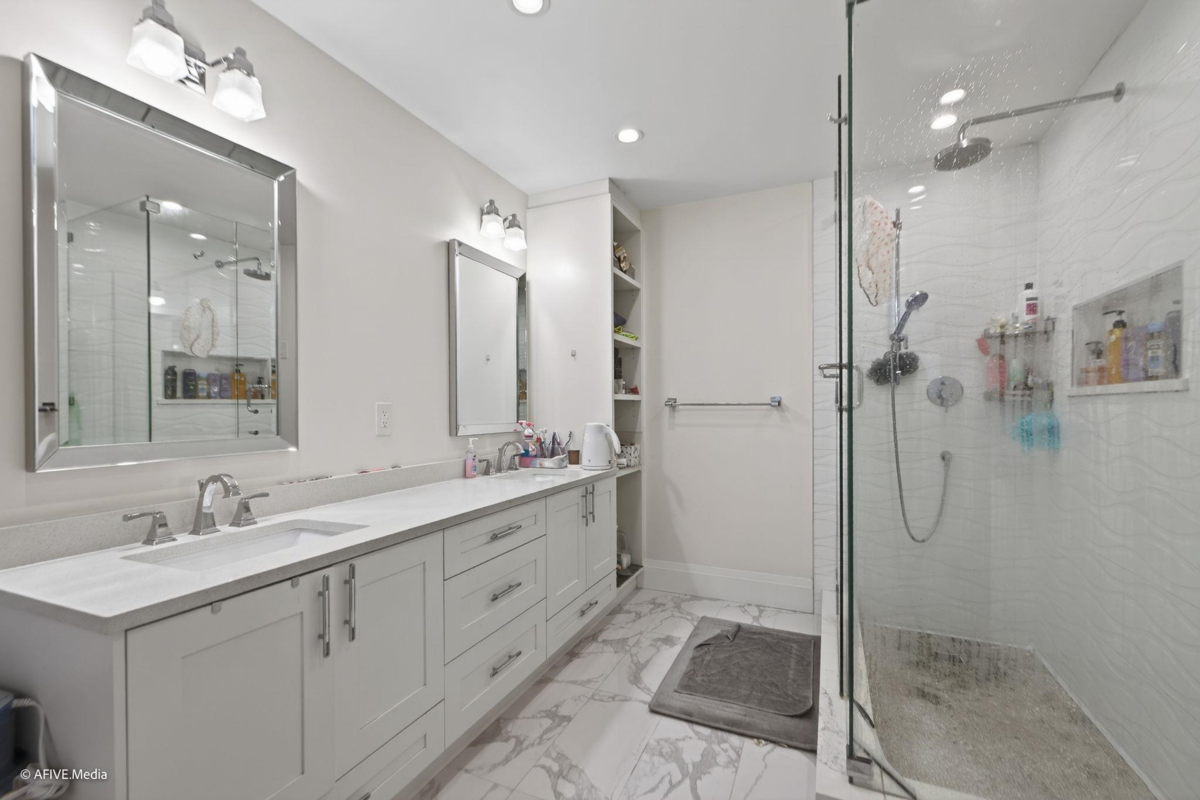 Entry Foyer Photo of 2964 Bergman Street, Abbotsford, BC