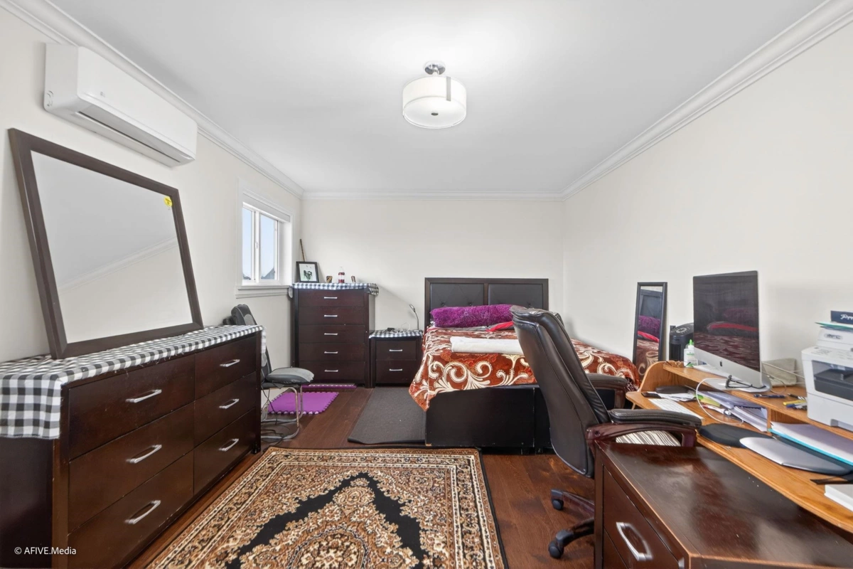 Guest Bathroom Photo of 2964 Bergman Street, Abbotsford, BC