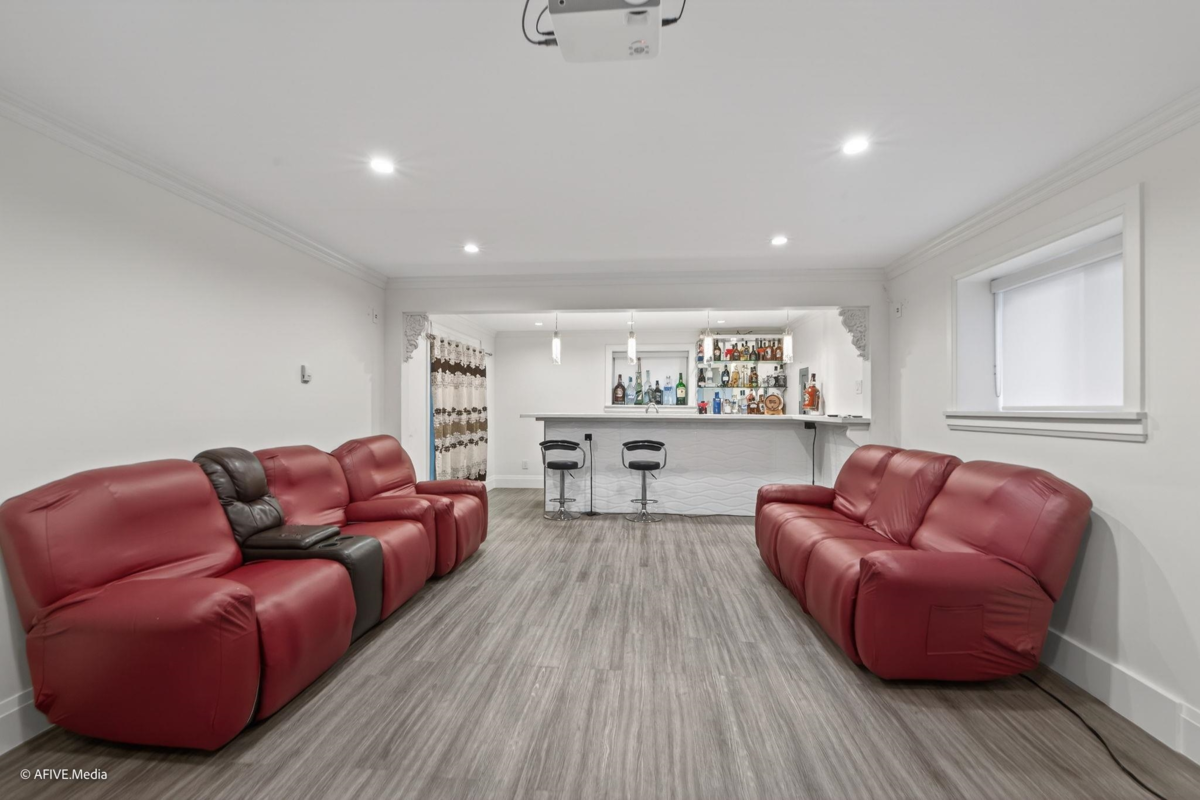 Hallway Photo of 2964 Bergman Street, Abbotsford, BC