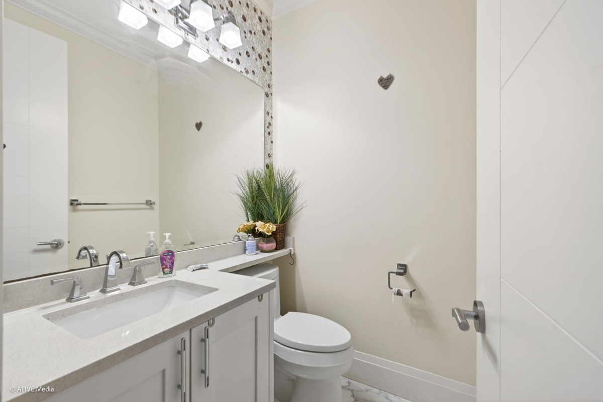 Walk-In Closet Photo of 2964 Bergman Street, Abbotsford, BC