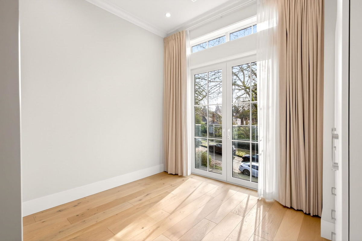 Entry Foyer Photo of 4089 W 19th Avenue, Vancouver, BC