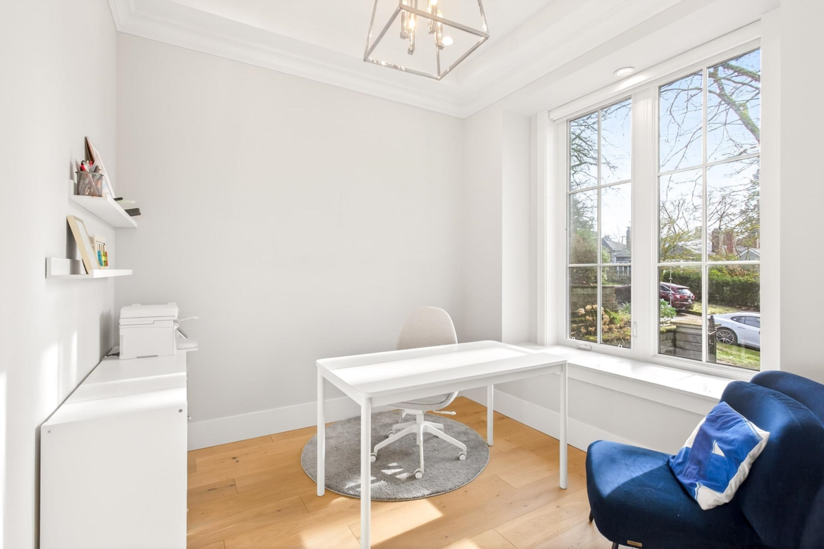 Powder Room Photo of 4089 W 19th Avenue, Vancouver, BC