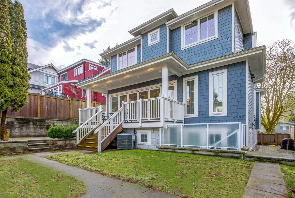 Swimming Pool Photo of 4089 W 19th Avenue, Vancouver, BC
