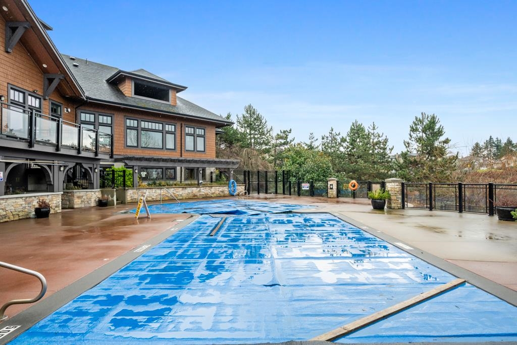 Front Yard Photo of 10 10735 84 Avenue, Delta, BC