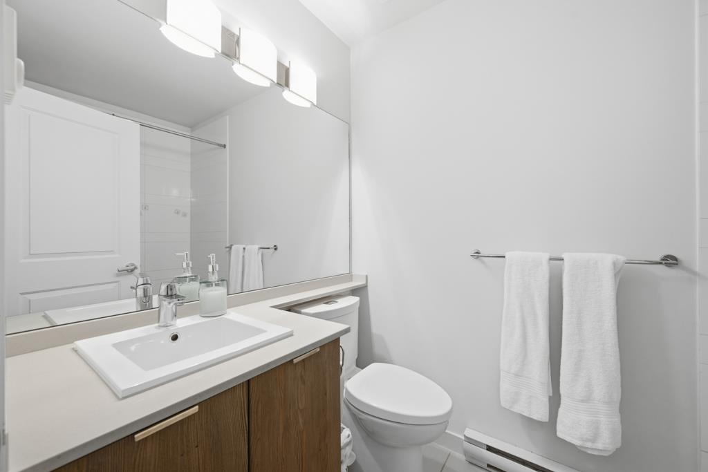 Laundry Room Photo of 10 10735 84 Avenue, Delta, BC