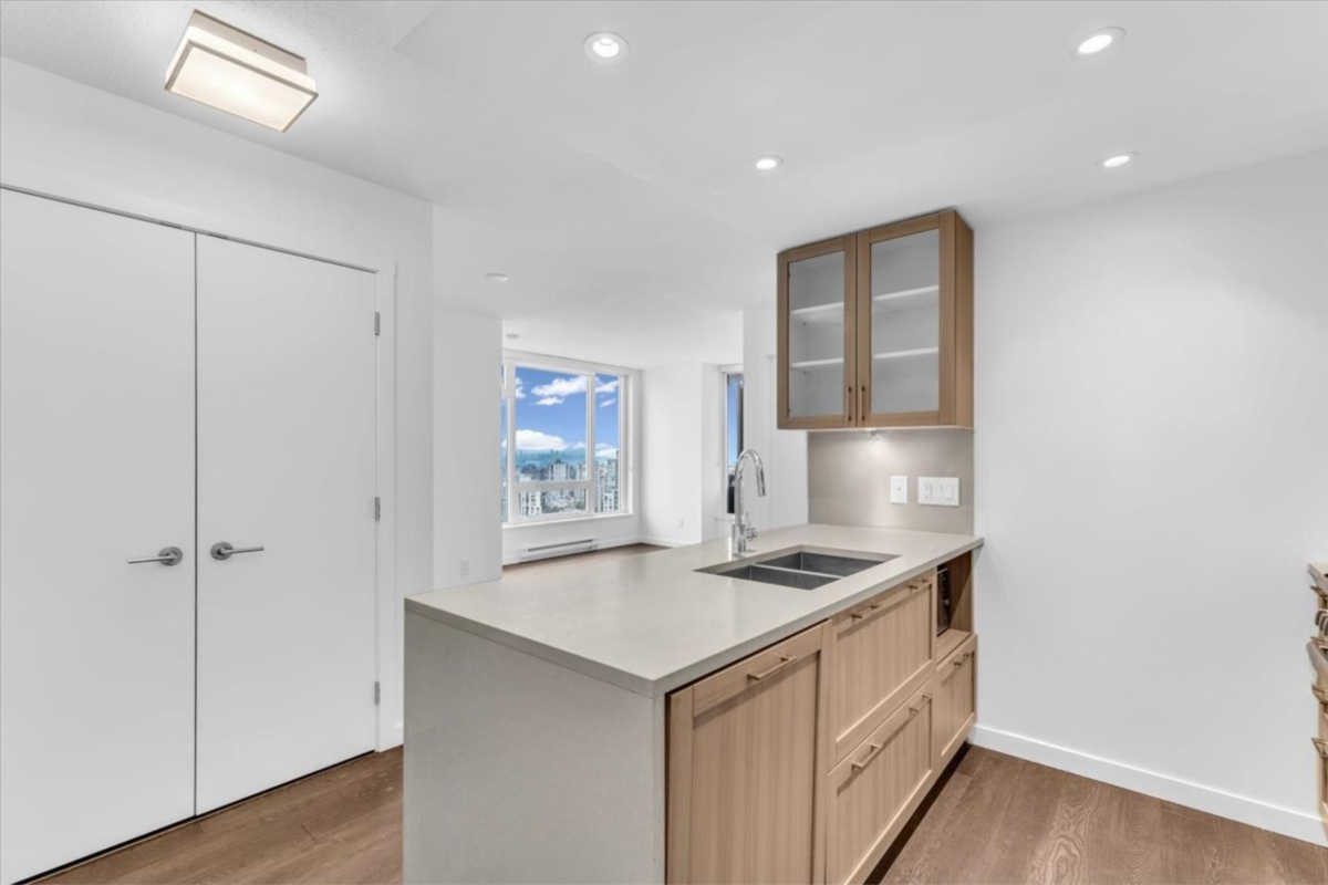 Primary Bathroom Photo of 2502 5665 Boundary Road, Vancouver, BC