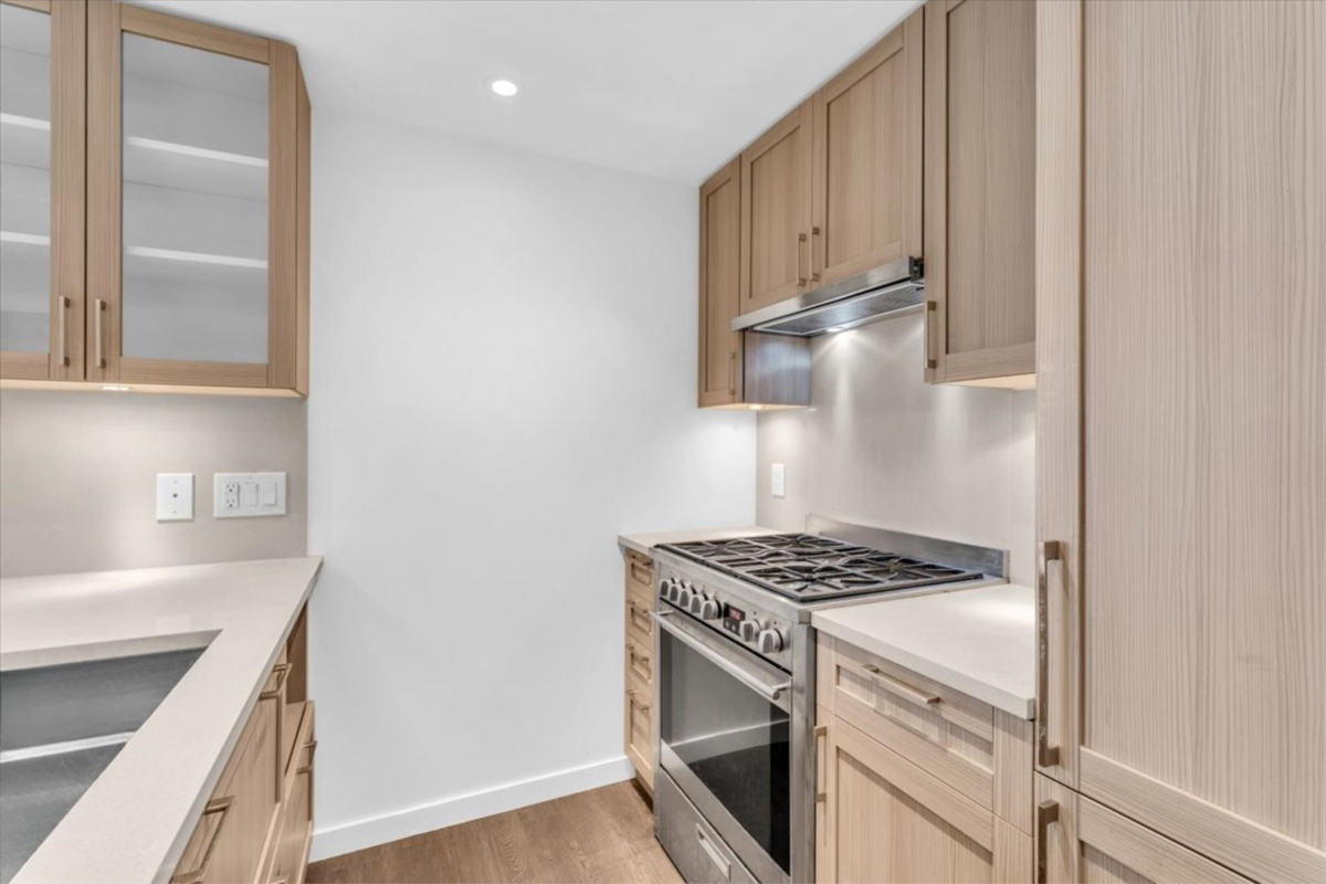 Walk-In Closet Photo of 2502 5665 Boundary Road, Vancouver, BC