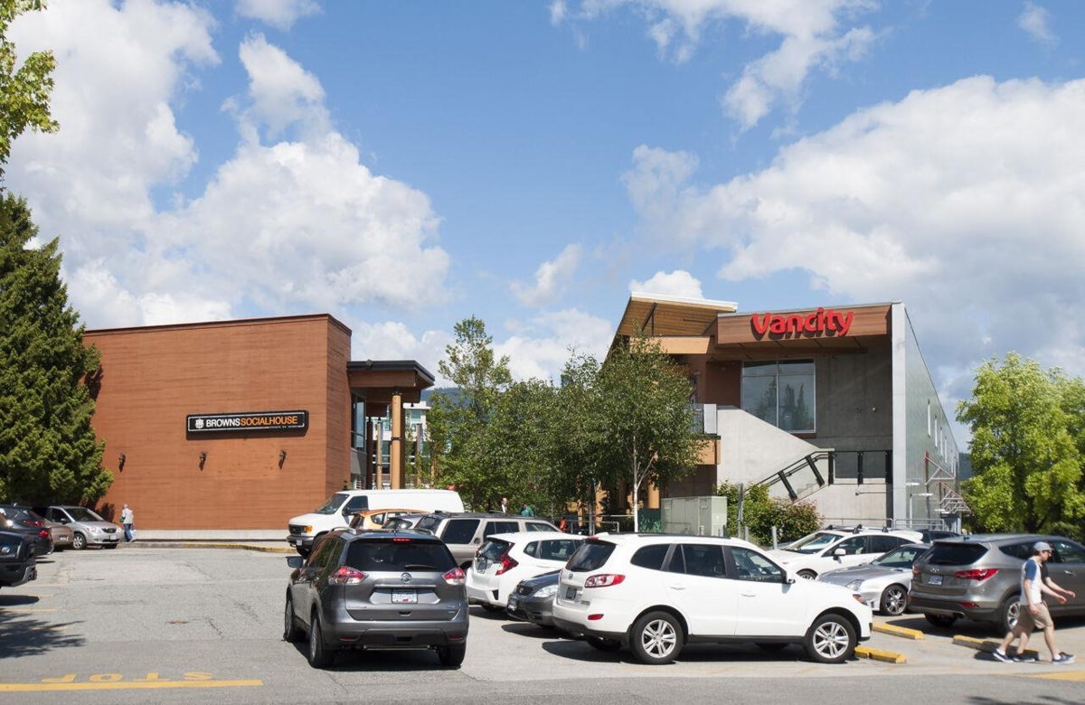 Garden / Landscaping Photo of 214 2651 Library Lane, North Vancouver, BC