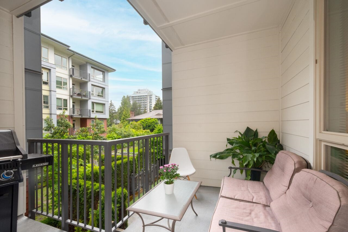 Primary Bathroom Photo of 214 2651 Library Lane, North Vancouver, BC