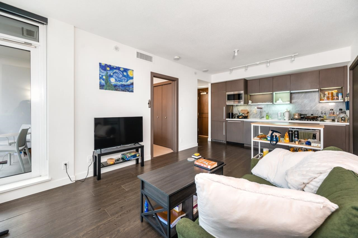 Family Room Photo of 1517 68 Smithe Street, Vancouver, BC