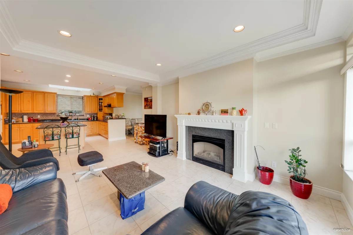 Breakfast Nook Photo of 4989 Chalet Place, North Vancouver, BC