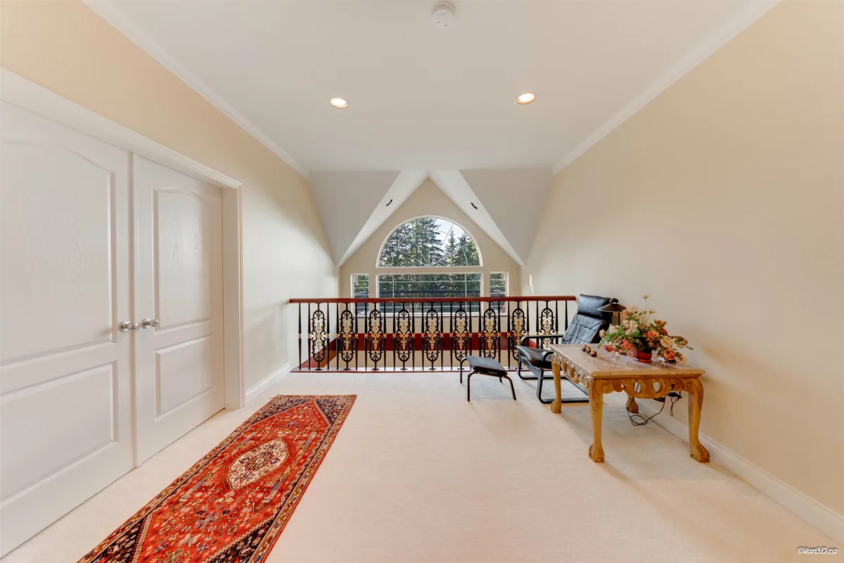 Garden / Landscaping Photo of 4989 Chalet Place, North Vancouver, BC