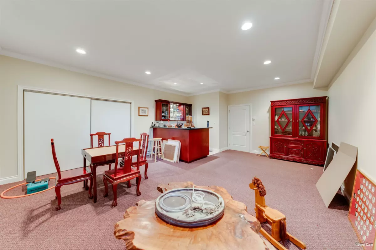 Outdoor Kitchen Photo of 4989 Chalet Place, North Vancouver, BC