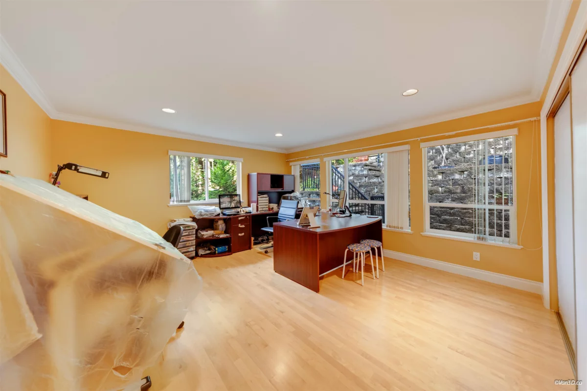 Primary Bathroom Photo of 4989 Chalet Place, North Vancouver, BC