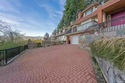 4989 Chalet Place, North Vancouver, BC