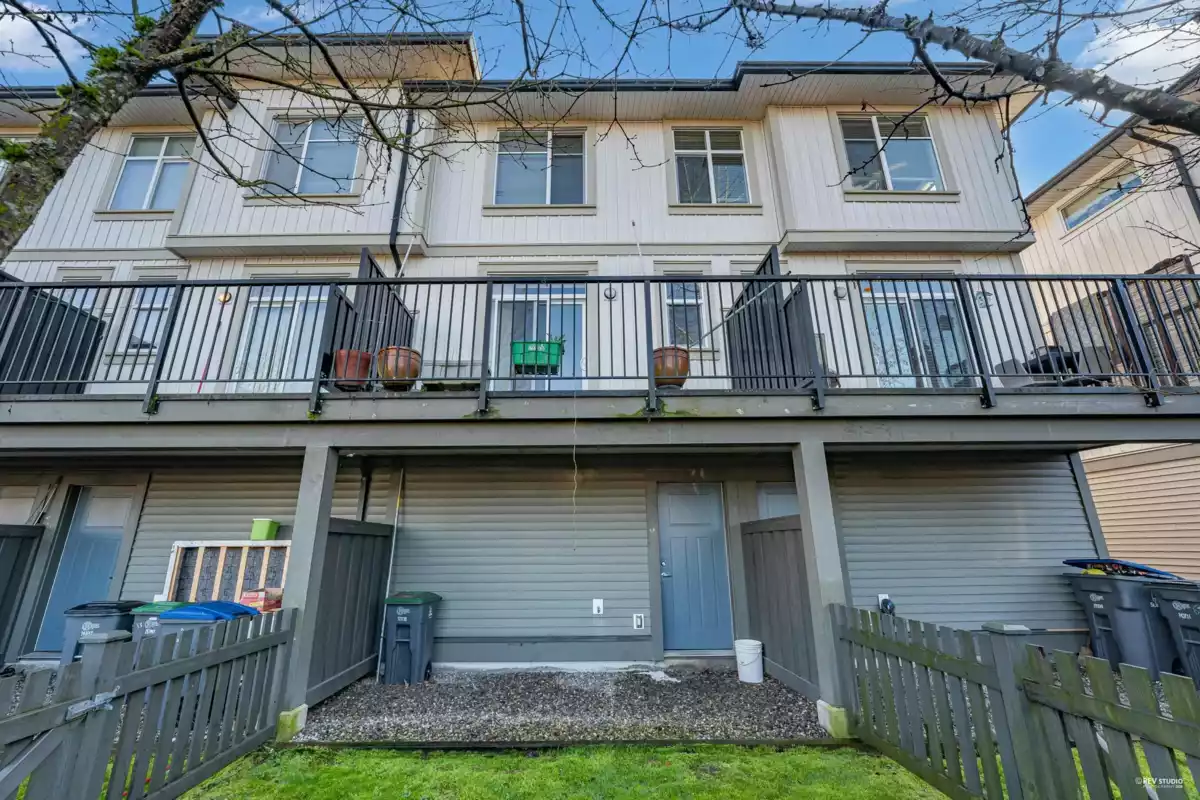 Front Yard Photo of 59 8355 164 Street, Surrey, BC