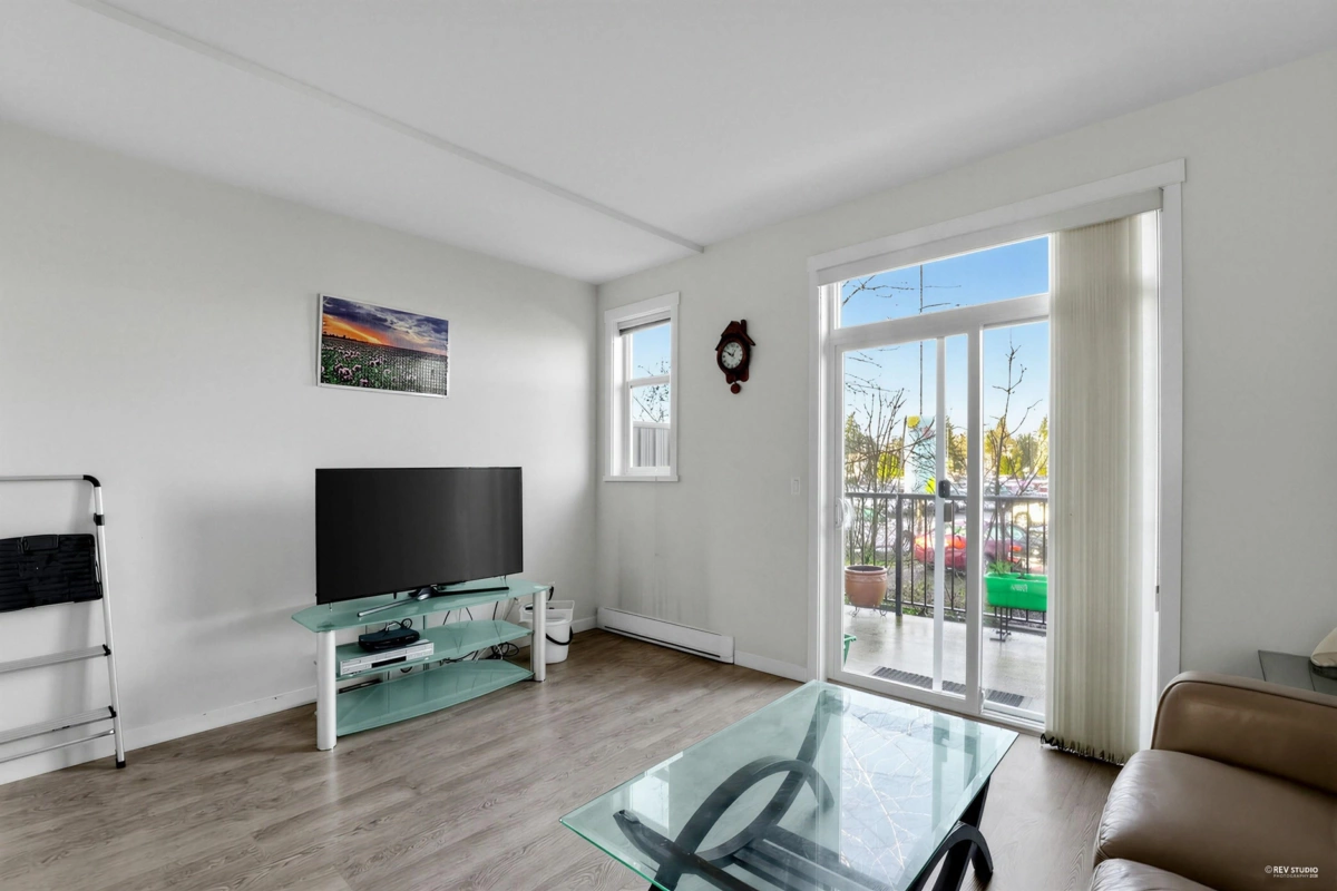 Kitchen Photo of 59 8355 164 Street, Surrey, BC